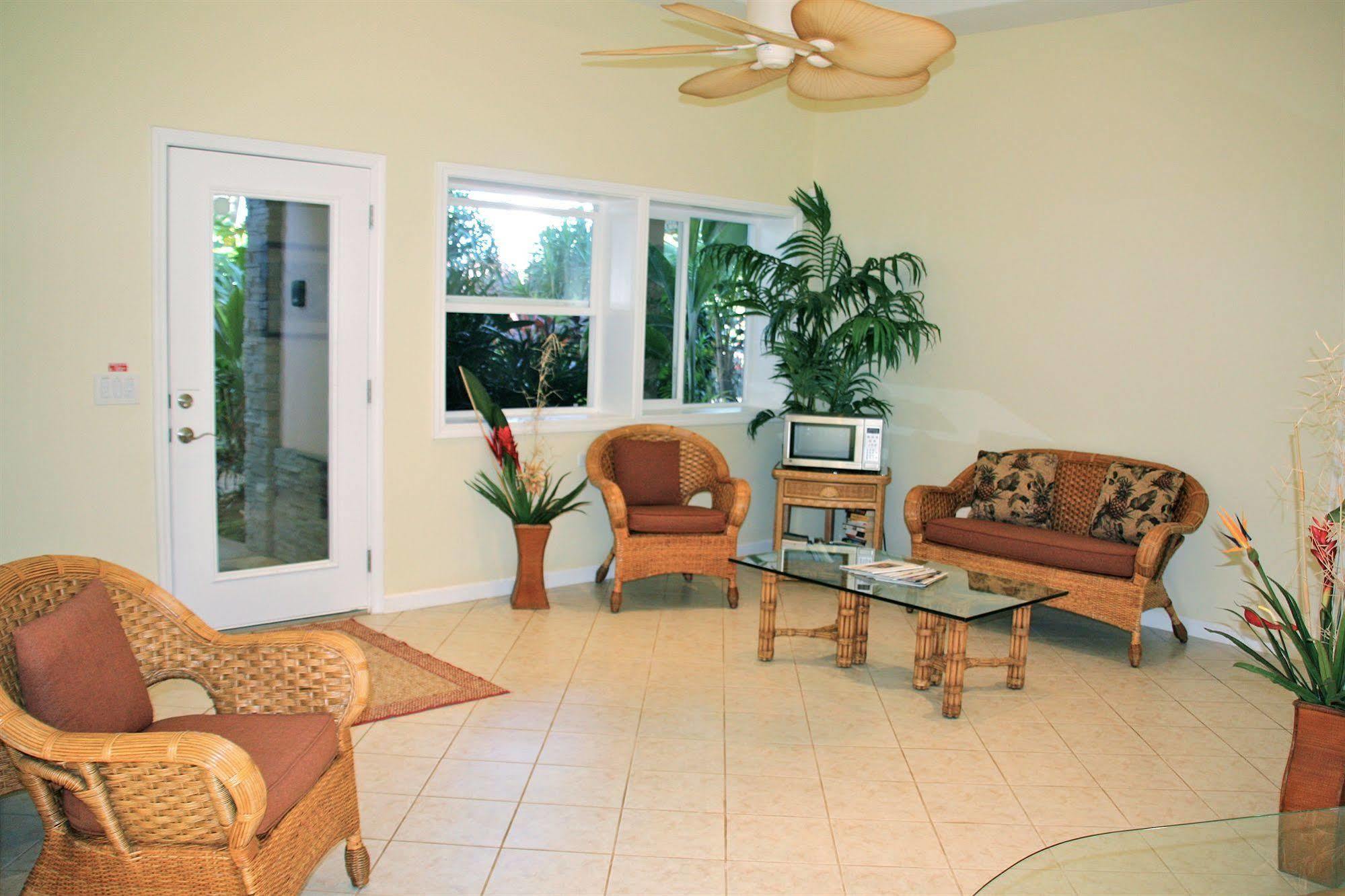 Maui Beach House B & B Kahana Dış mekan fotoğraf