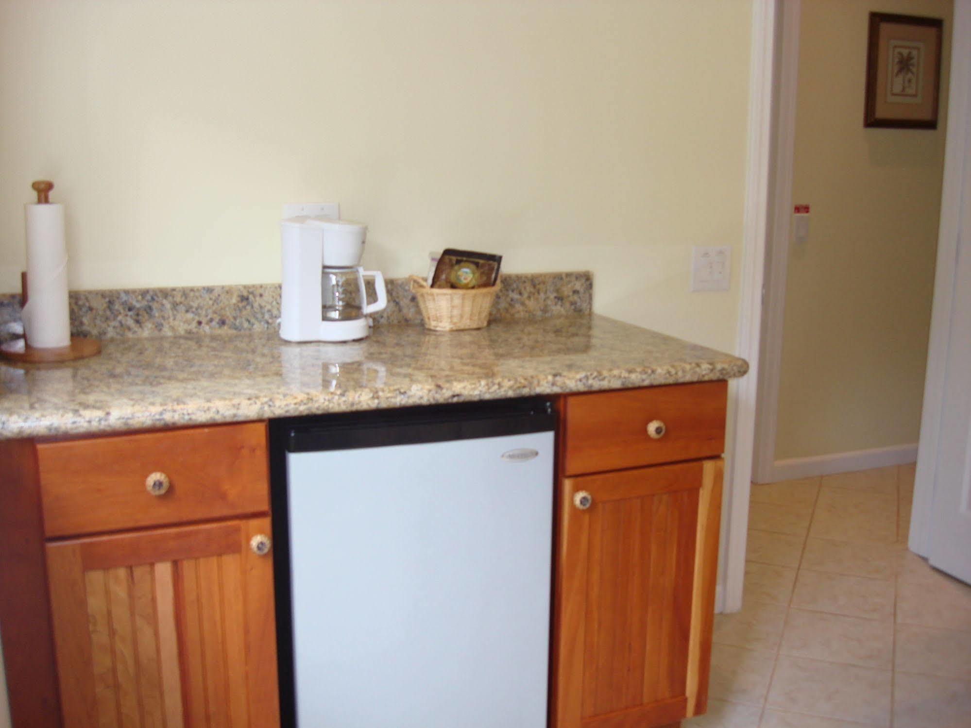 Maui Beach House B & B Kahana Dış mekan fotoğraf